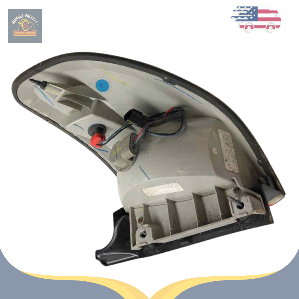 2007–2010 Saturn Outlook Left Passenger Tail Light Assembly Quarter Panel Mntd — view 4