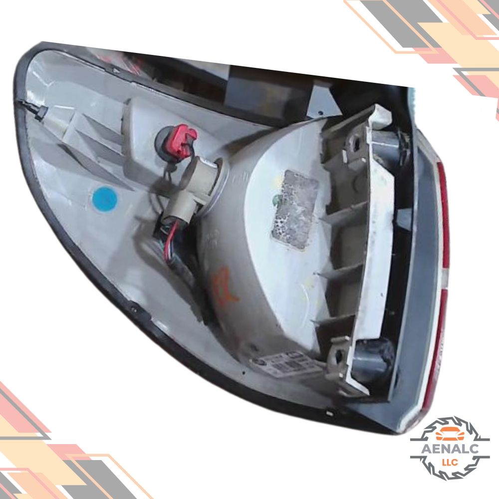 2007–2010 Saturn Outlook Right Passenger Tail Light Assembly Quarter Panel Mntd — view 5