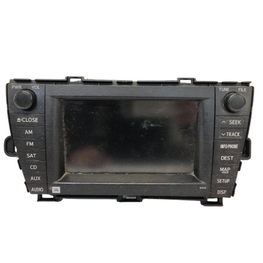 2010–2011 TOYOTA PRIUS DISPLAY SCREEN DASH MOUNTED NAVIGATION SATELLITE E7022 — view 1