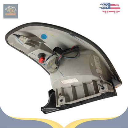 2007–2010 Saturn Outlook Left Passenger Tail Light Assembly Quarter Panel Mntd — view 4