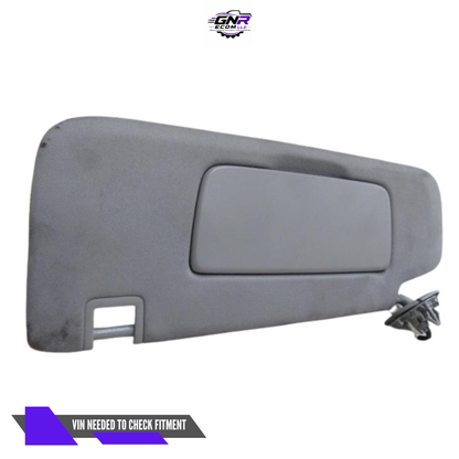 2018–2019 Chevrolet Equinox LH Driver Sunvisor Sun Visor with Mirror & Light OEM — view 2