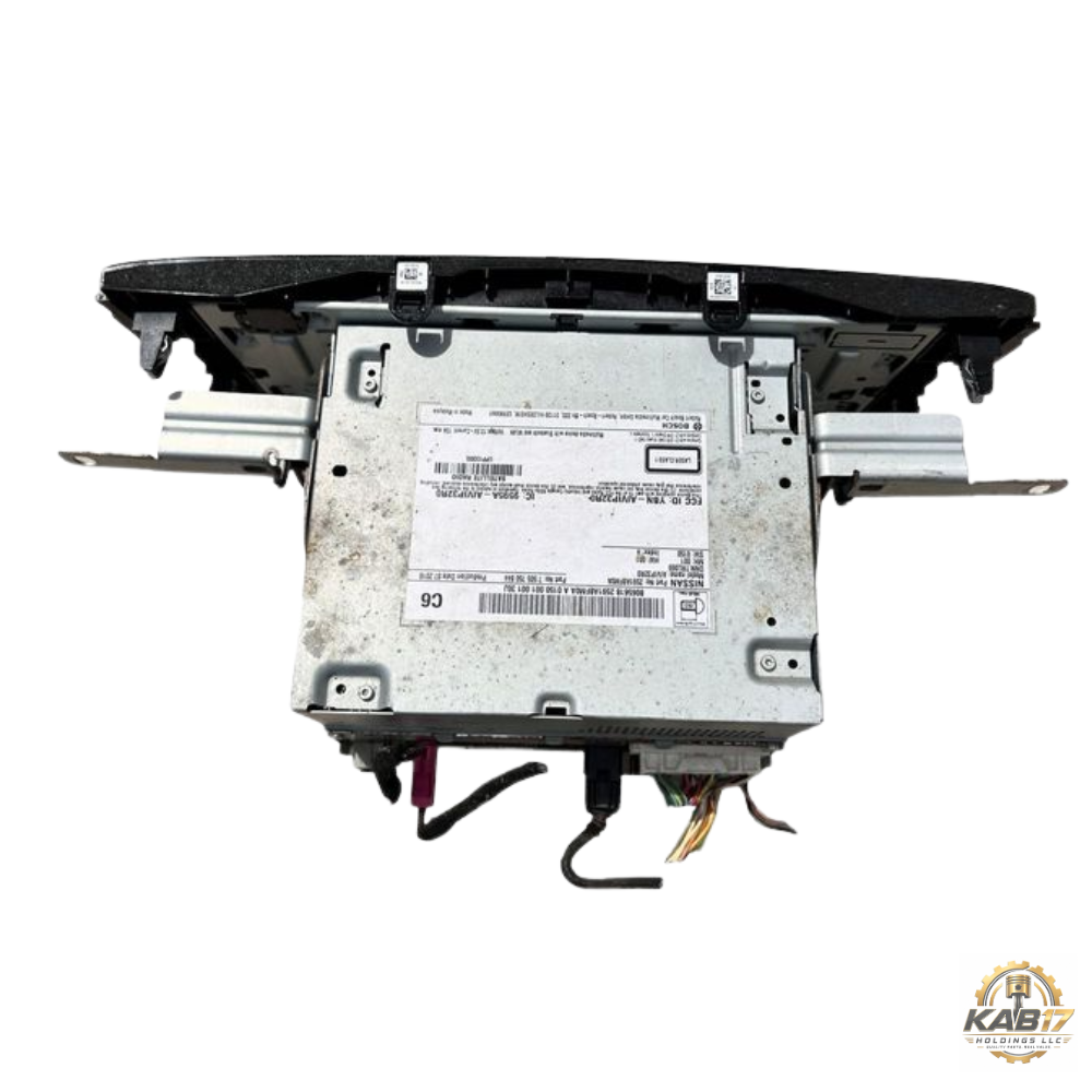 2018–2020 Nissan Rogue AM FM CD Radio Display & Receiver Single CD OEM 18 19 20 — view 2