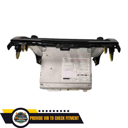 2013–2014 Toyota Camry Radio Receiver Player ID 57076 On Display Face OEM 13 14 — view 4