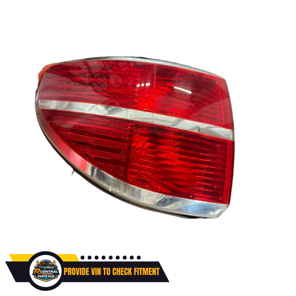 2007–2010 Saturn Outlook Right Passenger Tail Light Assembly Quarter Panel Mntd — view 1