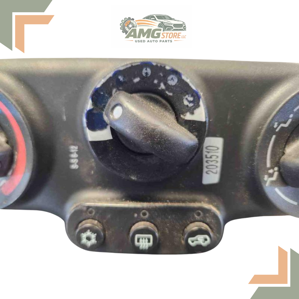 2005 Chevrolet Equinox A/C AC Temperature Heater Climate Controls 05 OEM — view 2