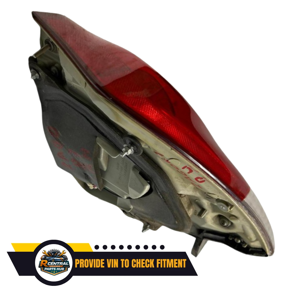2006–2007 INFINITI M35 M45 Tail Light Right Quarter 26550EH125, 26550EH11A - RH — view 2