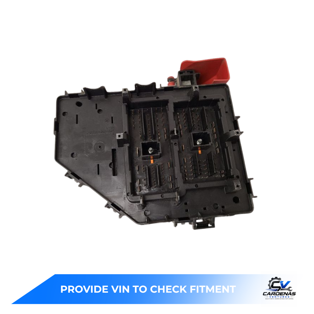 2015–2017 Chevrolet Traverse Engine Compartment Fuse Box OEM — view 3