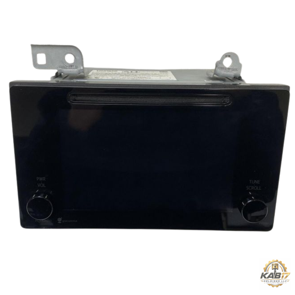 2015 Toyota Sienna AM-FM-CD Radio Receiver P10982 — view 1