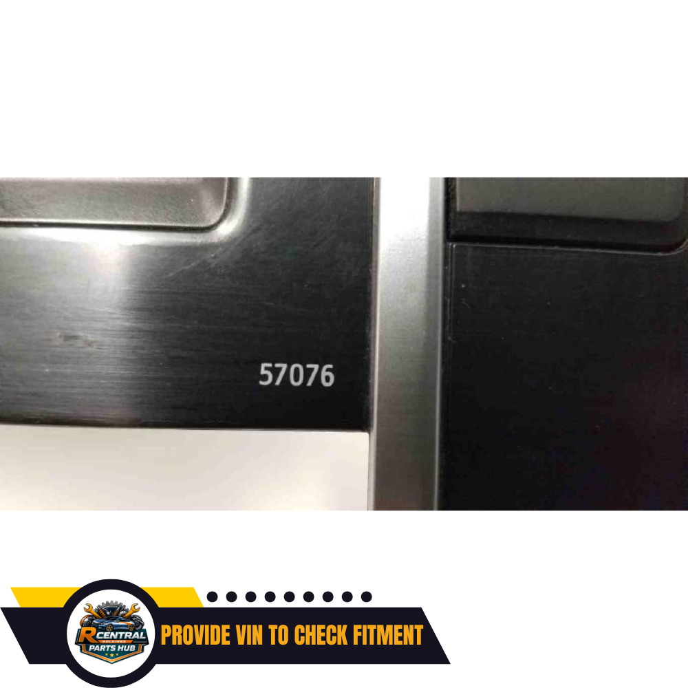 2013–2014 Toyota Camry Radio Receiver Player ID 57076 On Display Face OEM 13 14 — view 3