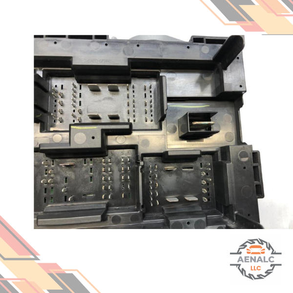 2007–2009 Chevrolet Suburban 1500 Fuse Box Engine Factory TESTED — view 2