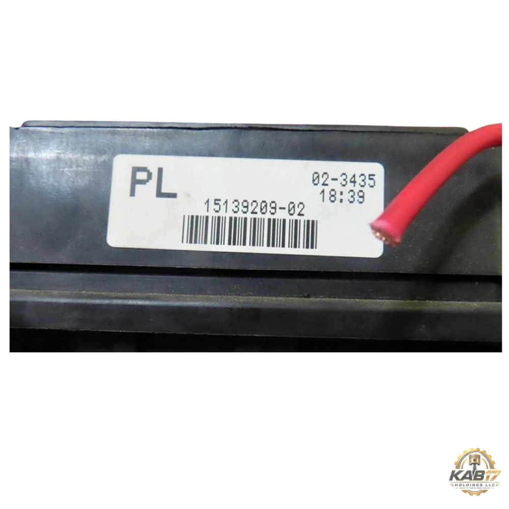 2006–2007 Chevrolet Silverado 1500 2500 Pickup Engine Fuse Box OEM — view 3