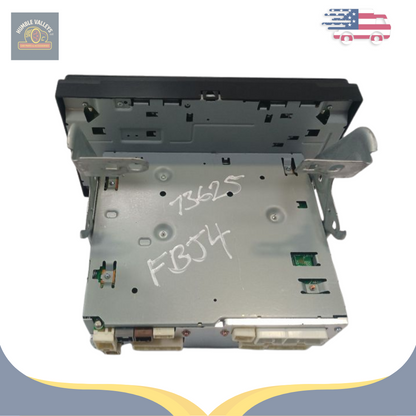 2016–2017 Toyota Sienna CD Player Satellite HD Radio Receiver and display OEM — view 3