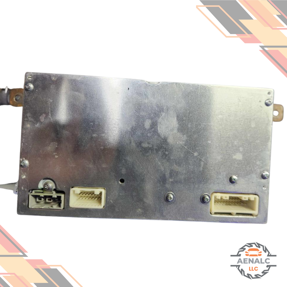 2015–2018 Nissan Versa Radio Receiver AM FM CD without Navigation OEM — view 2