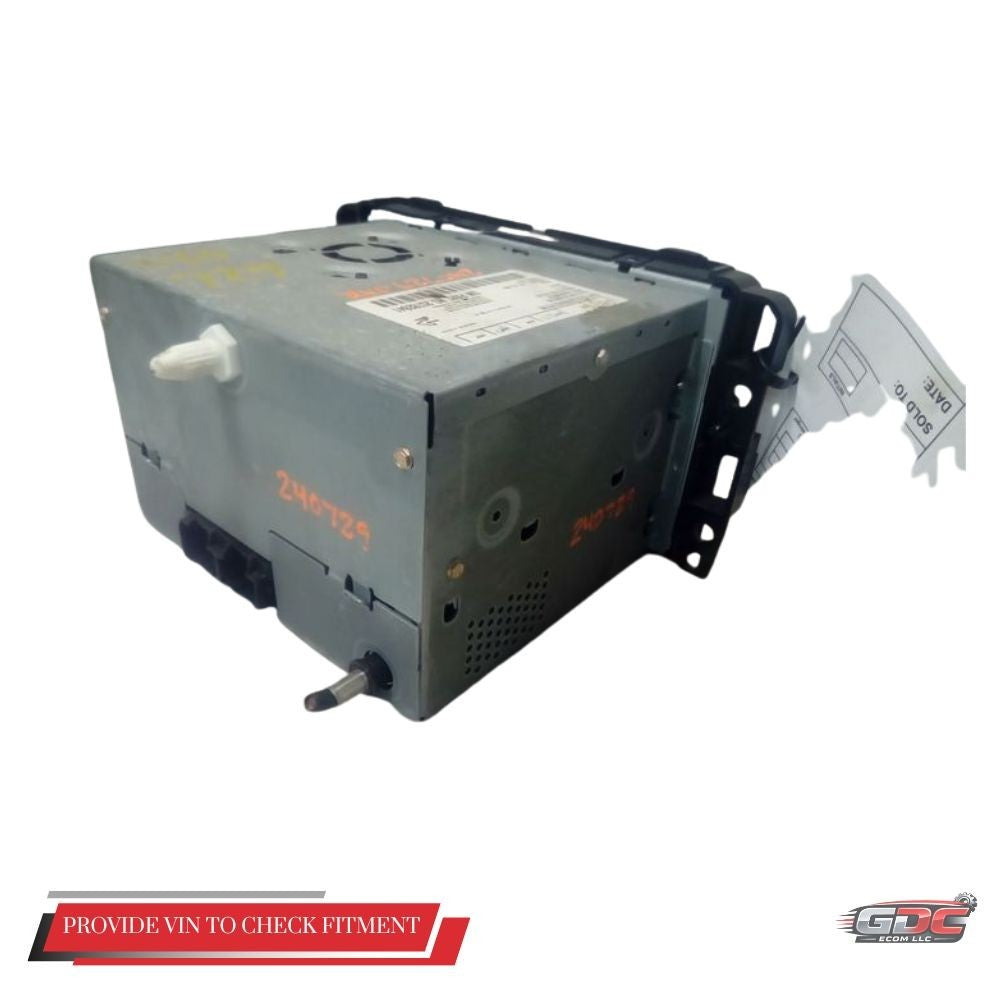 2007–2013 Chevrolet Silverado 1500 CD MP3 Player Radio Receiver — view 3