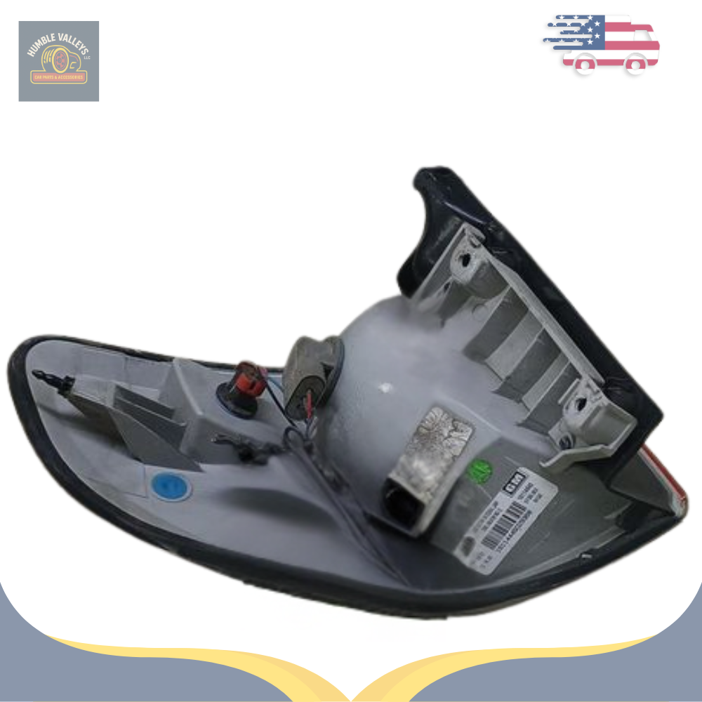 2007–2010 Saturn Outlook Right Passenger Tail Light Assembly Quarter Panel Mntd — view 4