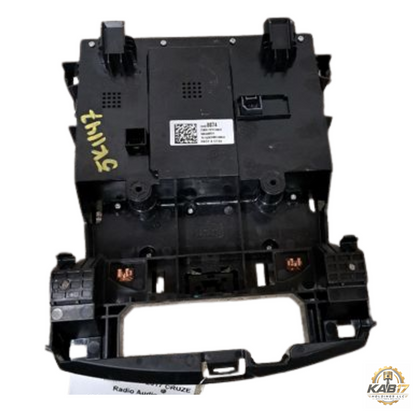 2016–2017 Chevrolet Cruze Radio Receiver 8" Display Option UQA OEM — view 2