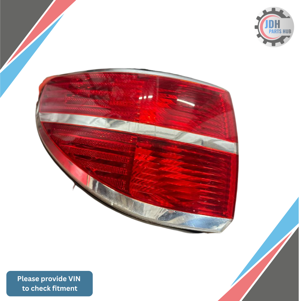 2007–2010 Saturn Outlook Right Passenger Tail Light Assembly Quarter Panel Mntd — view 1